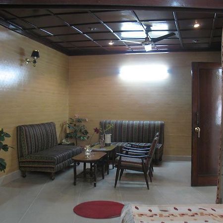 Hotel Rest Inn Lucknow Esterno foto