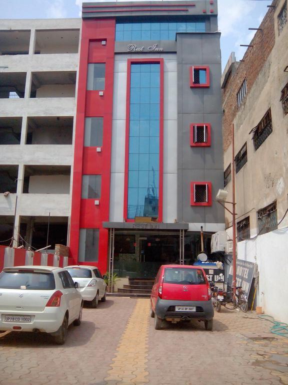 Hotel Rest Inn Lucknow Esterno foto