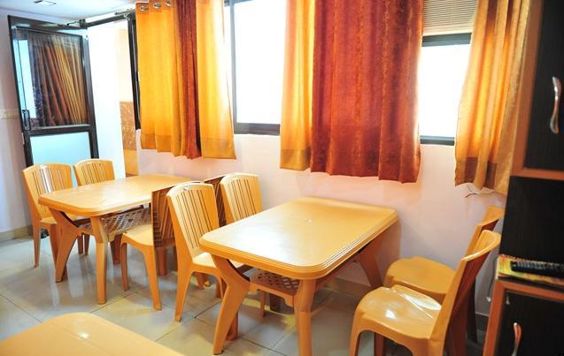 Hotel Rest Inn Lucknow Esterno foto