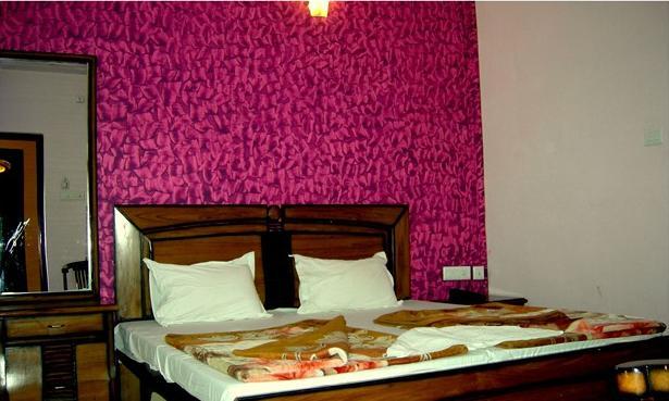 Hotel Rest Inn Lucknow Esterno foto