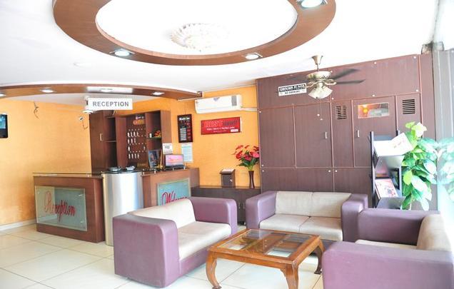 Hotel Rest Inn Lucknow Esterno foto